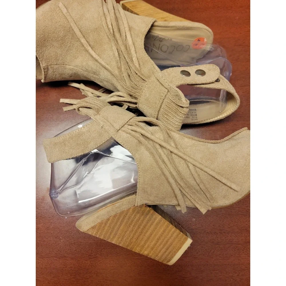 Coconuts Matisse style skye fringe wedge size 7.5 Bohemian, Casual Looks Western